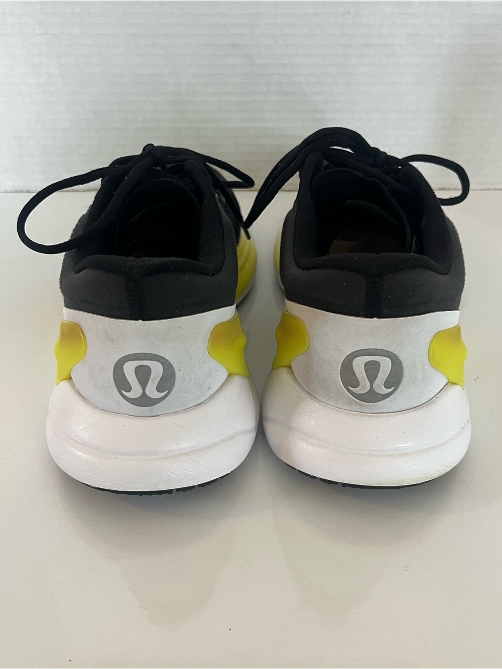 Lululemon Blissfeel Run Sneakers Black Neon Yellow Men’s 8.5 - Picture 6 of 12